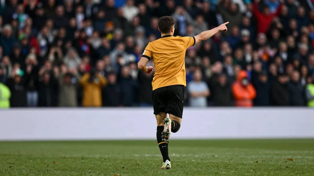 Cambridge United, sixth in League One, visit Hillsborough to face a Sheffield Wednesday side under a temporary manager...