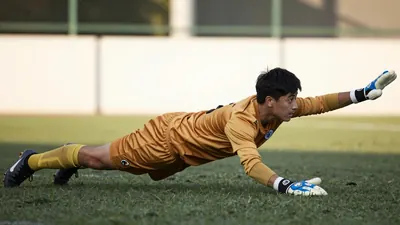 Cambridge United beat Gillingham in the EFL Trophy as goalkeeper Gabe Breeze made his full debut for the club