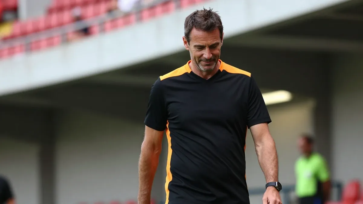 Cambridge United Mourns Loss of Bobby Ross